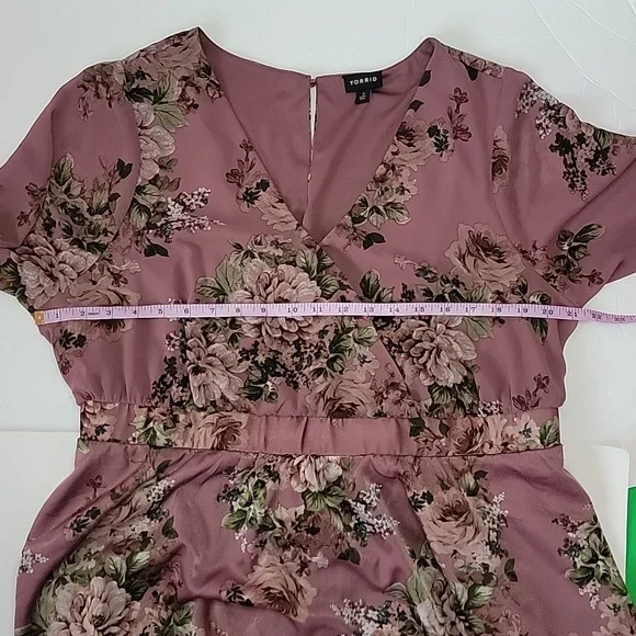 TORRID MIDI CHIFFON SURPLICE DRESS/ 2X. - Picture 7 of 13